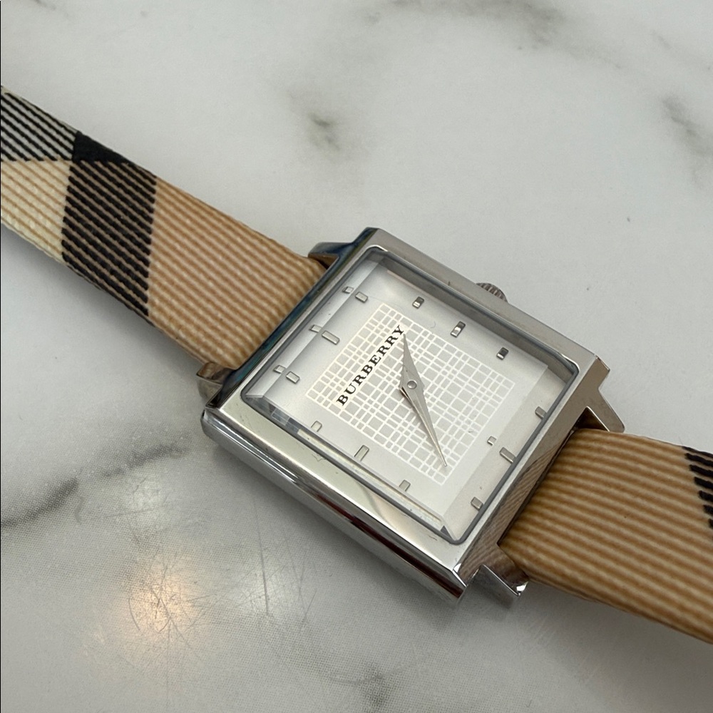 Burberry Nova Check BU2016 ladies wristwatch, 24mm